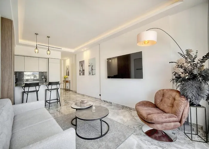 1 Bedroom - M6 *