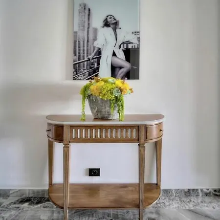 Appartamento 1 Bedroom - M6 *